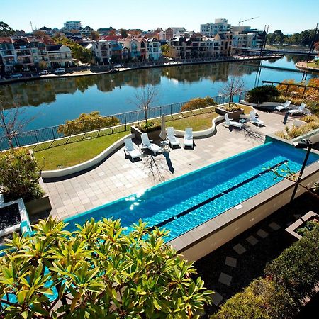 East Perth Suites Hotel Bagian luar foto