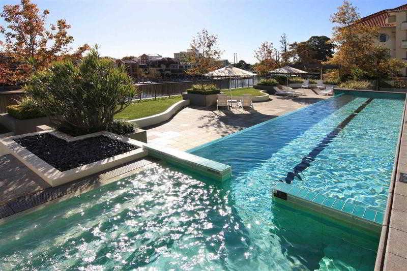 East Perth Suites Hotel Bagian luar foto