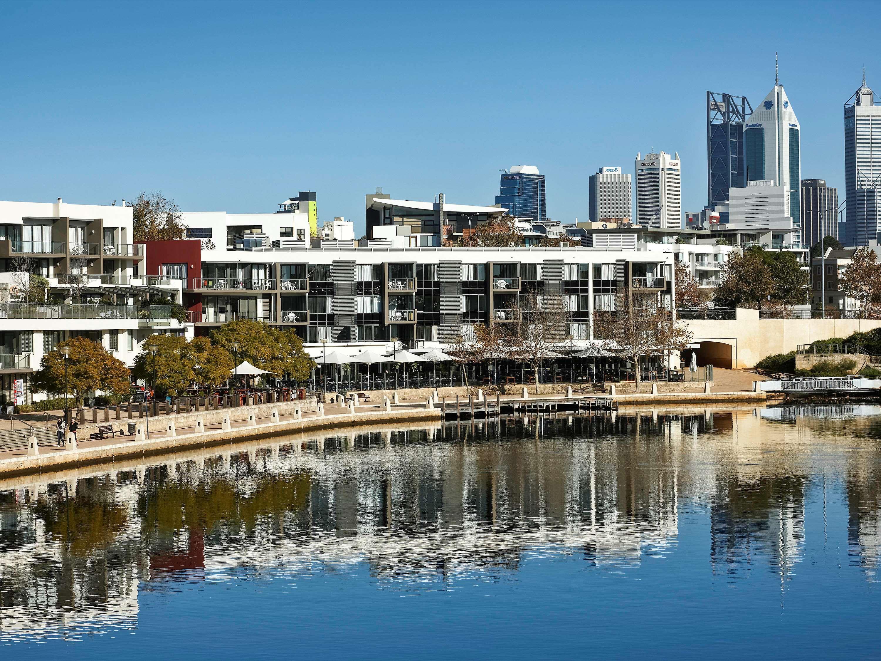 East Perth Suites Hotel Bagian luar foto
