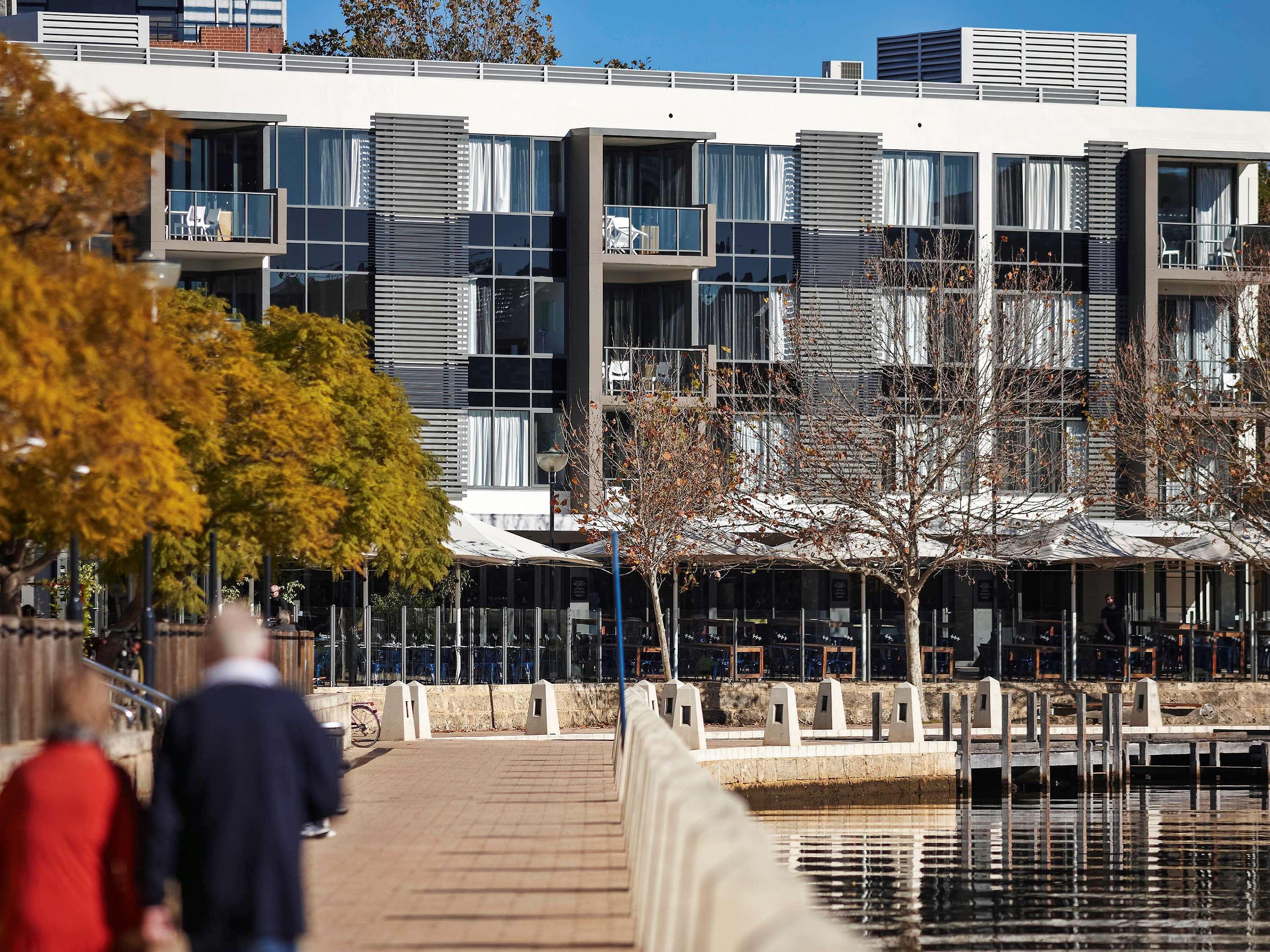 East Perth Suites Hotel Bagian luar foto