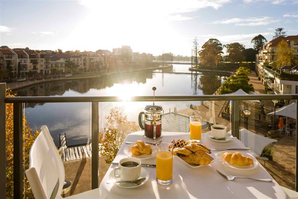 East Perth Suites Hotel Bagian luar foto