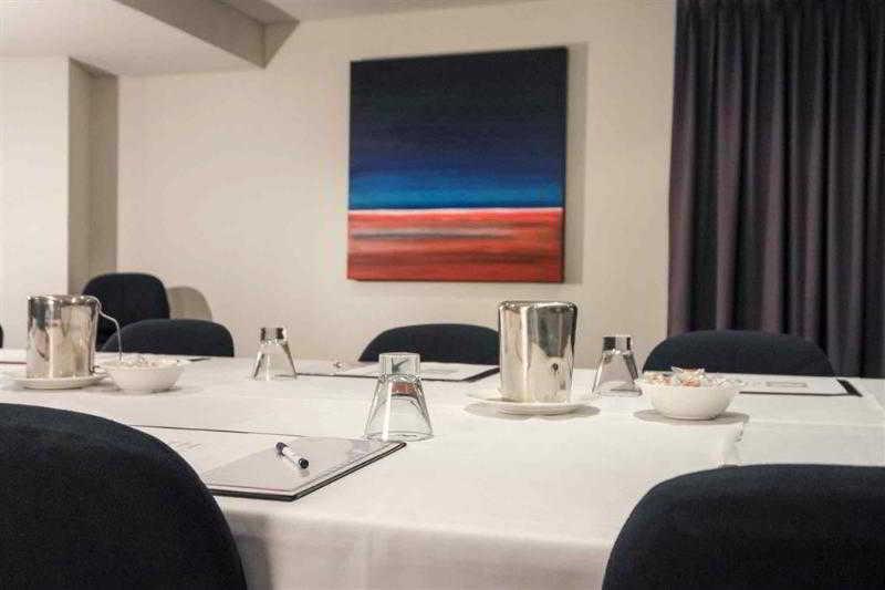East Perth Suites Hotel Bagian luar foto