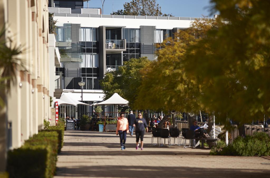 East Perth Suites Hotel Bagian luar foto