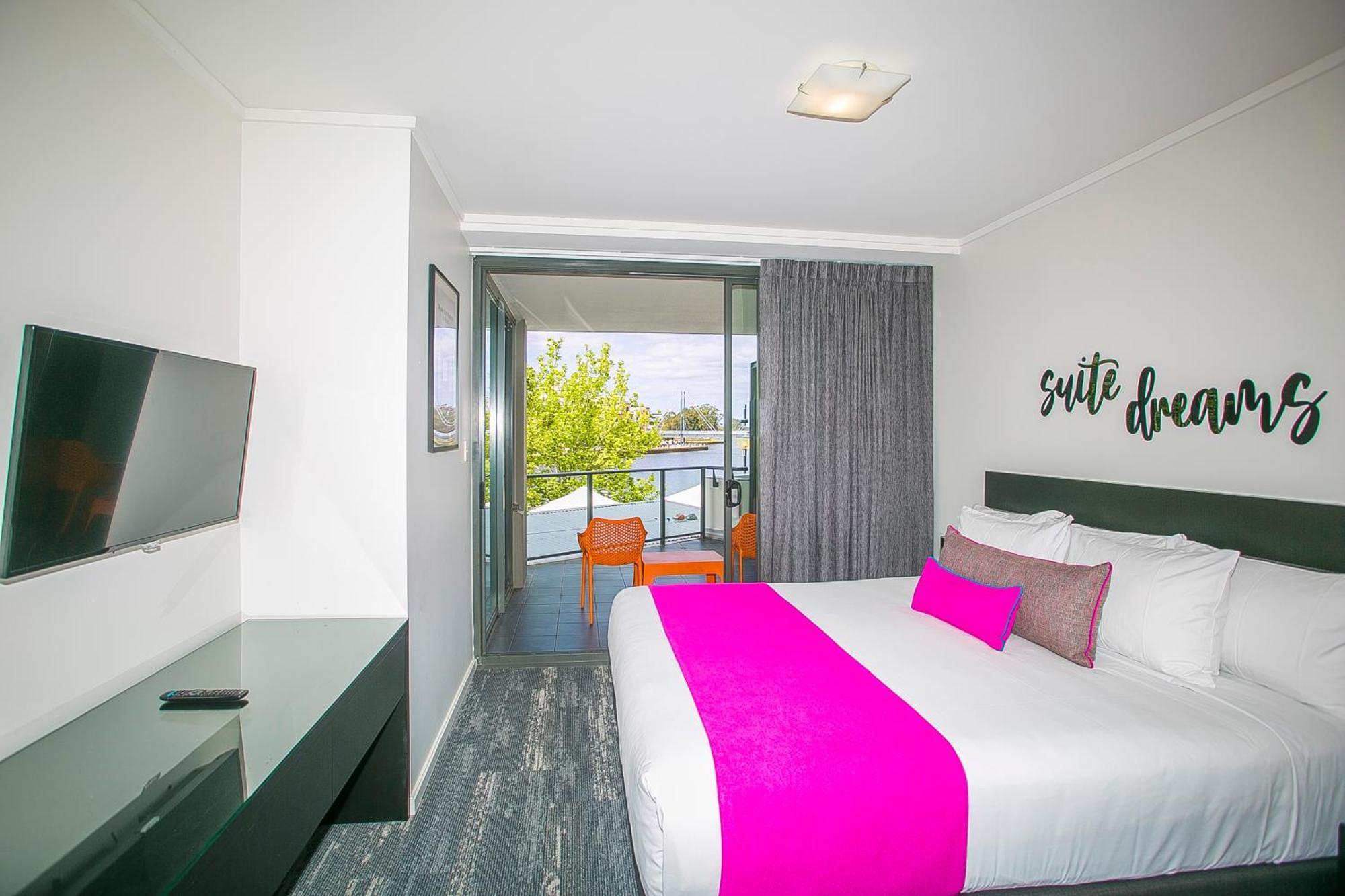 East Perth Suites Hotel Bagian luar foto