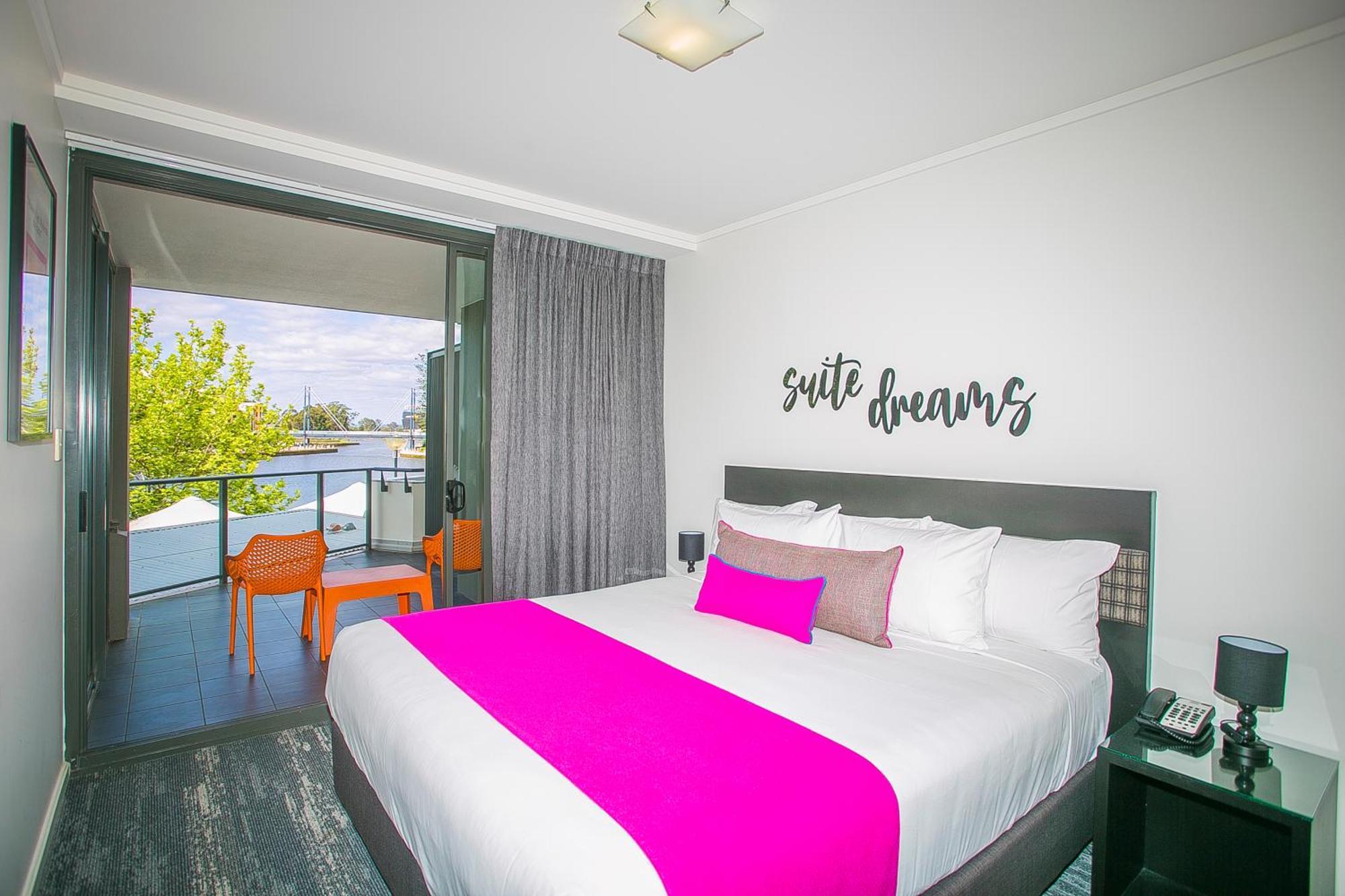 East Perth Suites Hotel Bagian luar foto