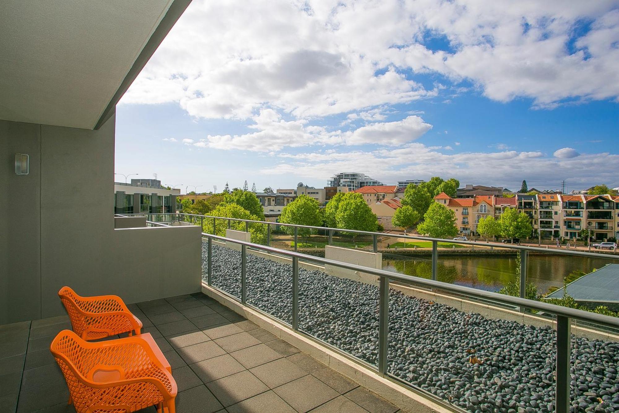 East Perth Suites Hotel Bagian luar foto