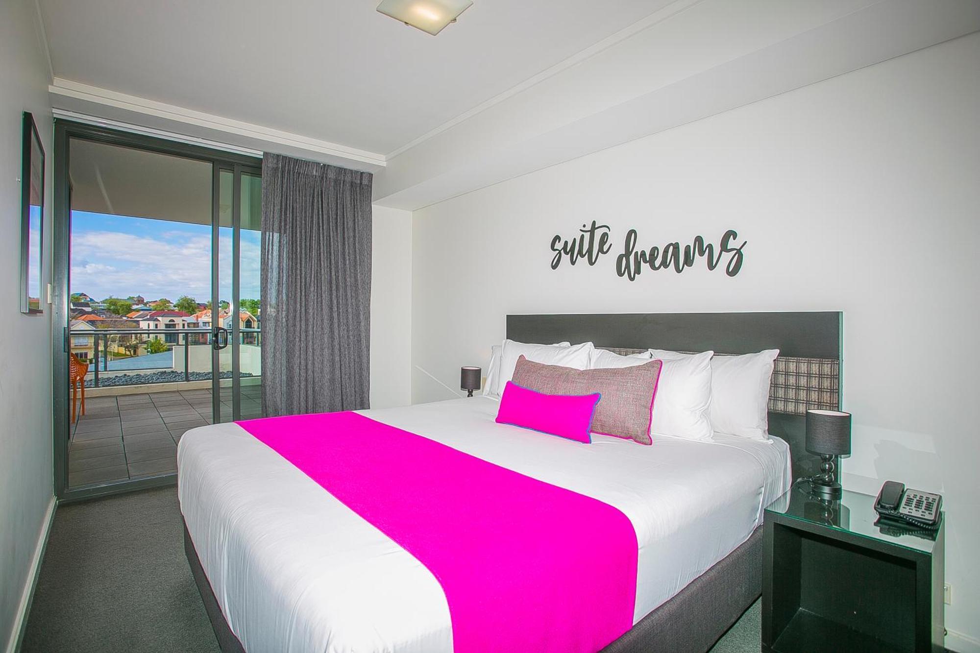 East Perth Suites Hotel Bagian luar foto