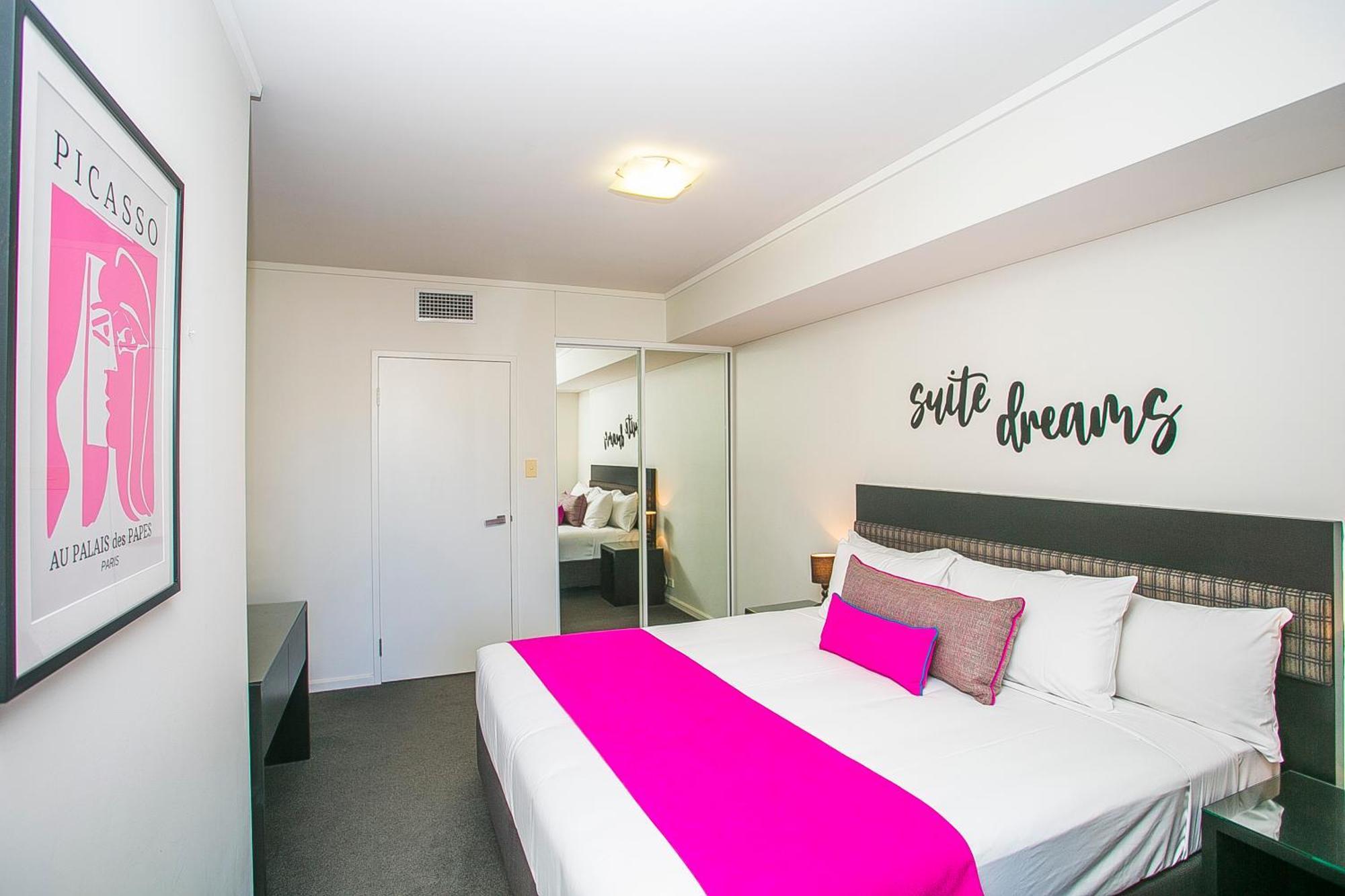 East Perth Suites Hotel Bagian luar foto