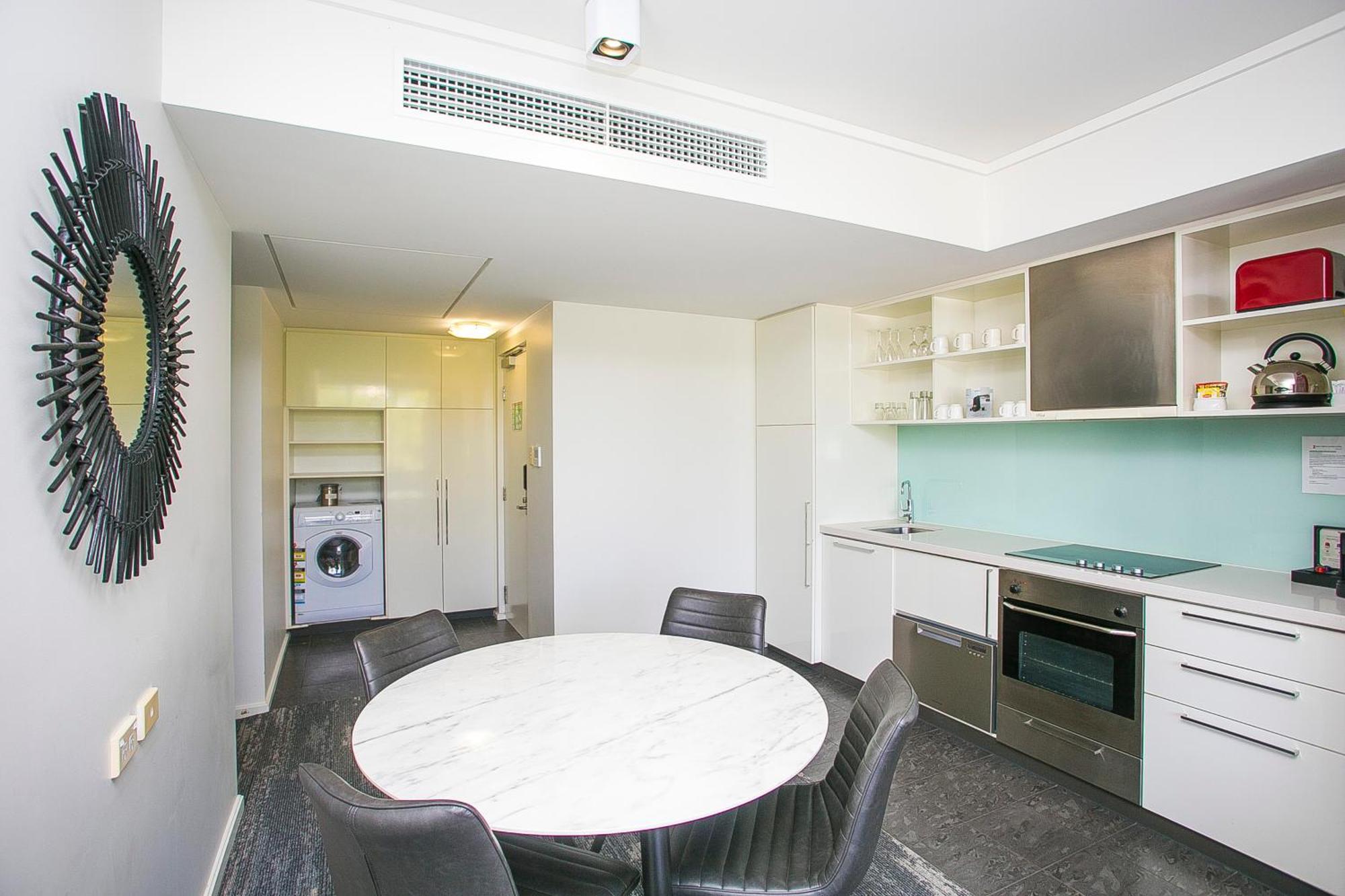 East Perth Suites Hotel Bagian luar foto