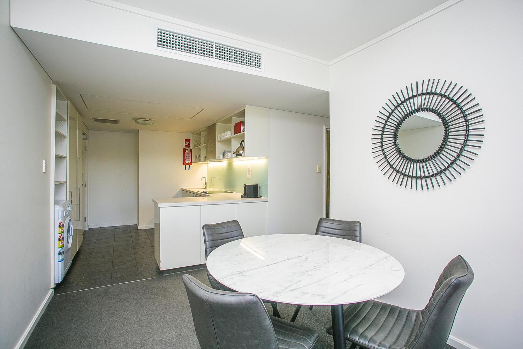 East Perth Suites Hotel Bagian luar foto