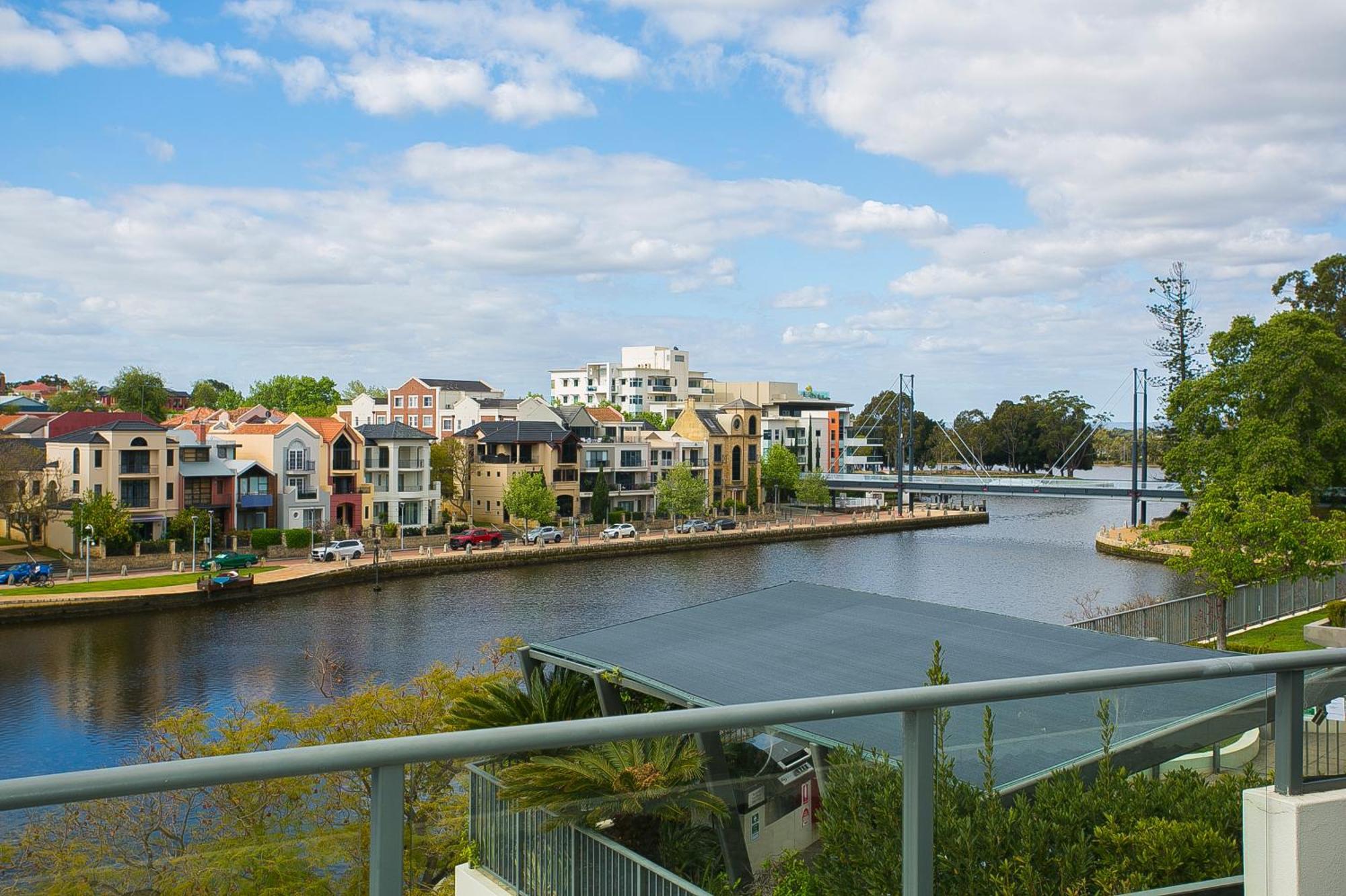 East Perth Suites Hotel Bagian luar foto