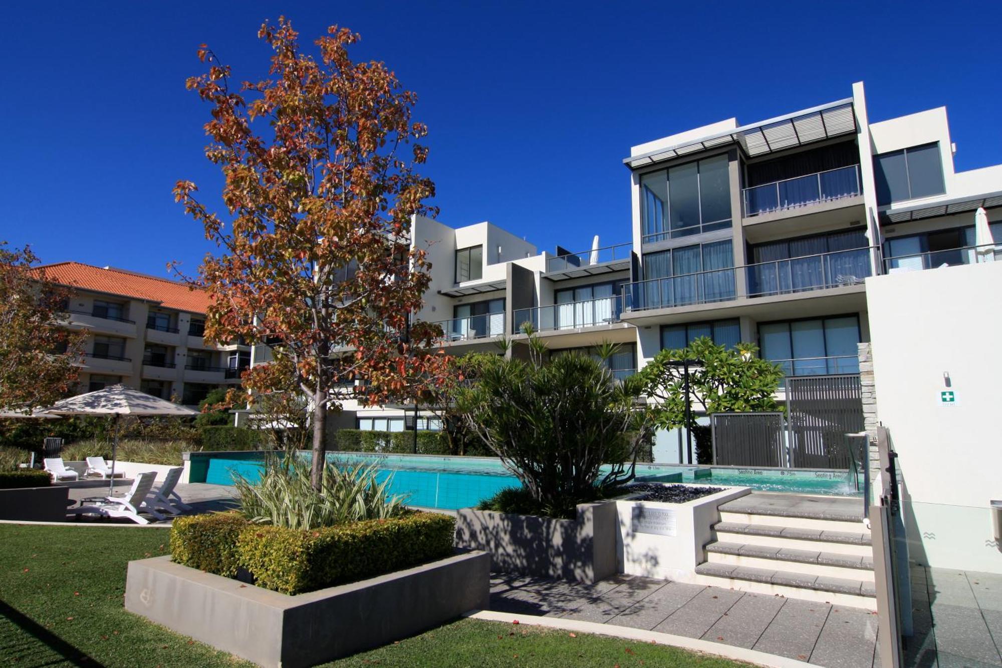 East Perth Suites Hotel Bagian luar foto