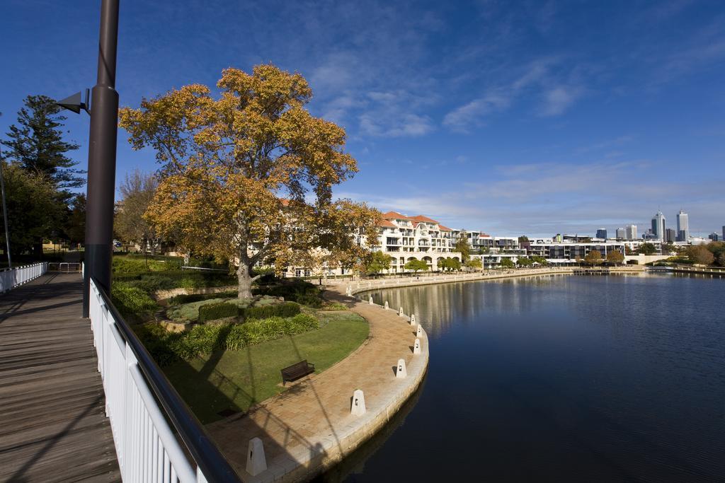 East Perth Suites Hotel Bagian luar foto