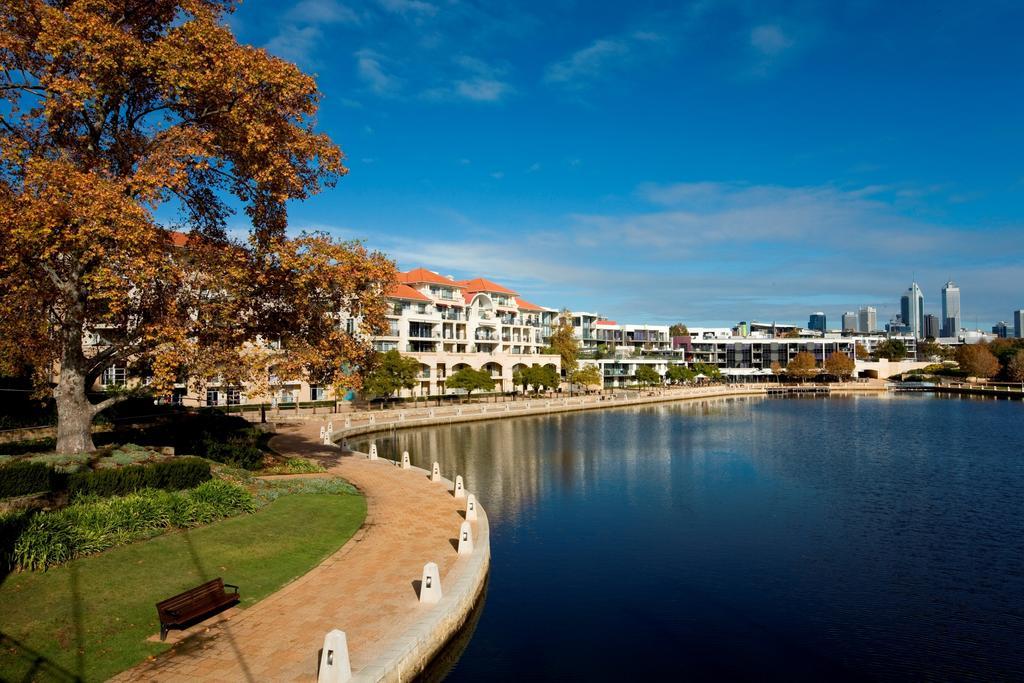 East Perth Suites Hotel Bagian luar foto